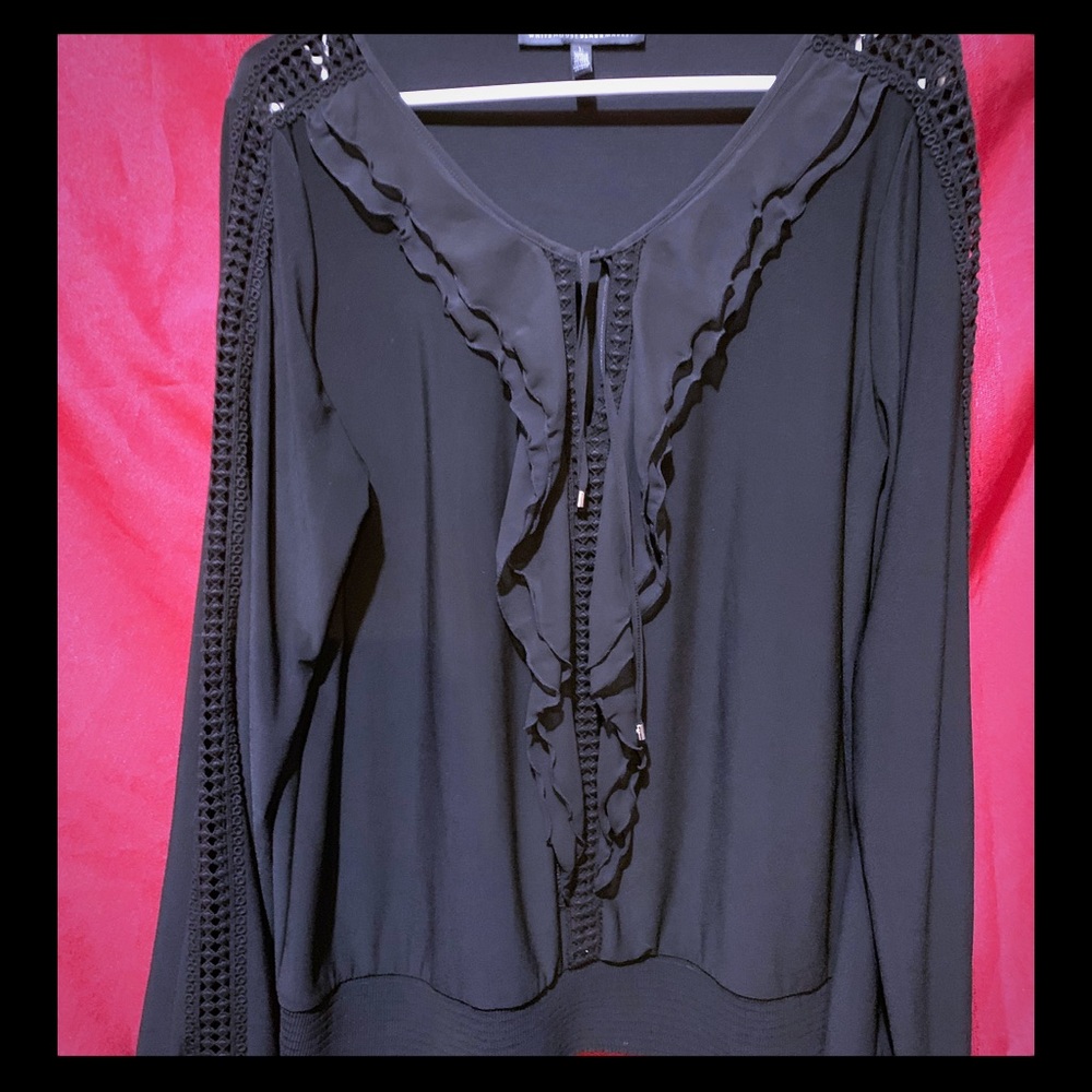 White house black market black top